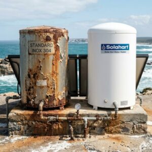 So sánh độ bền của vỏ máy Solahart và vỏ Inox 304 khi lắp đặt tại Resort sát mép biển trong vòng 10 năm.