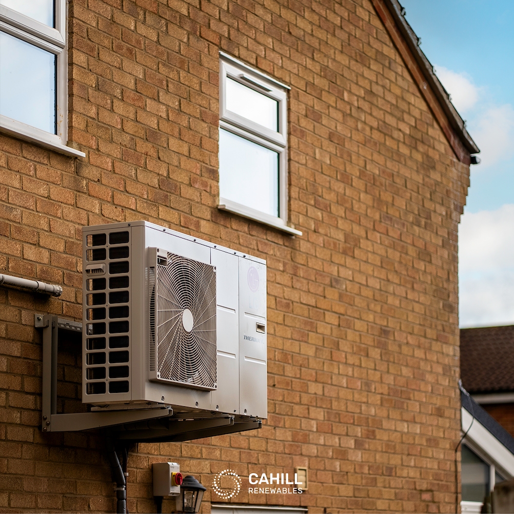 Xử lý sự cố mất điện (Blackout): Heat Pump Midea có bị reset toàn bộ cài đặt nhiệt độ/giờ khi mất điện đột ngột không? Cần lưu ý gì khi có điện trở lại?