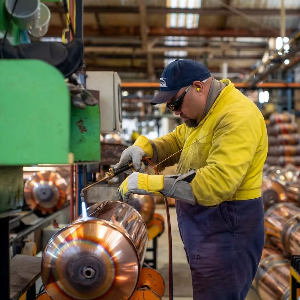 bao-gia-bom-nhiet-heat-pump-rheem-300l-split-moi-nhat-2026