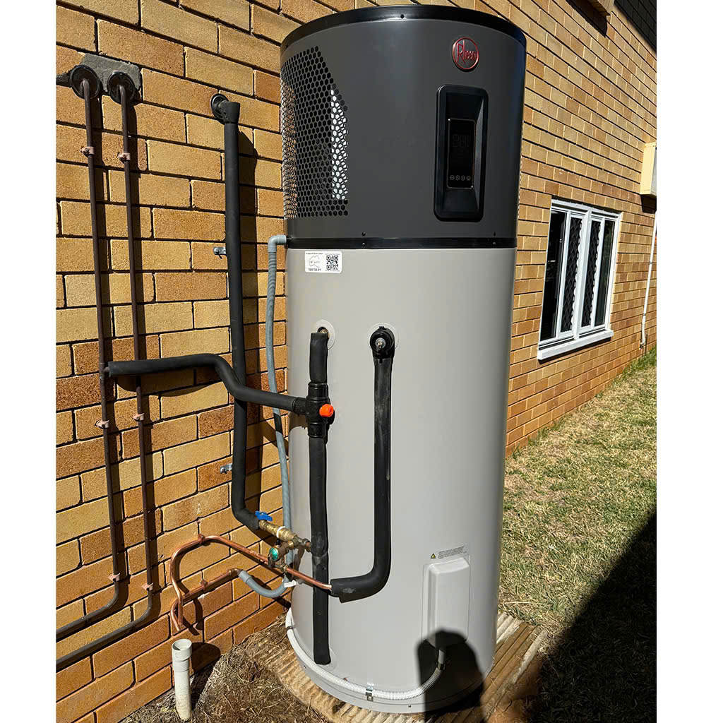 Kết hợp Heat Pump Rheem với hệ thống lọc tổng đầu nguồn: Hướng dẫn sơ đồ lắp đặt để bảo vệ máy tối đa, kéo dài tuổi thọ lên đến 20 năm.